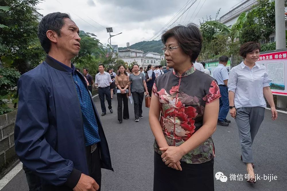 镇雄冯学兰，传奇人物的崛起与深远影响